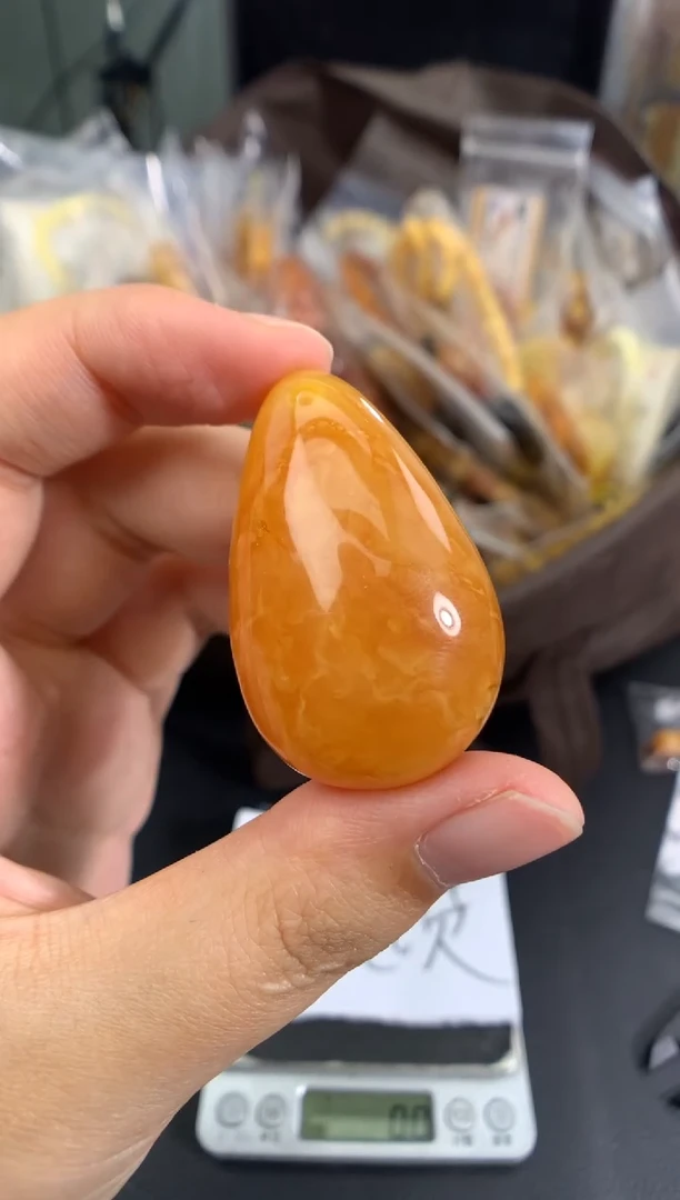 琥珀未镶嵌珠宝奇石1