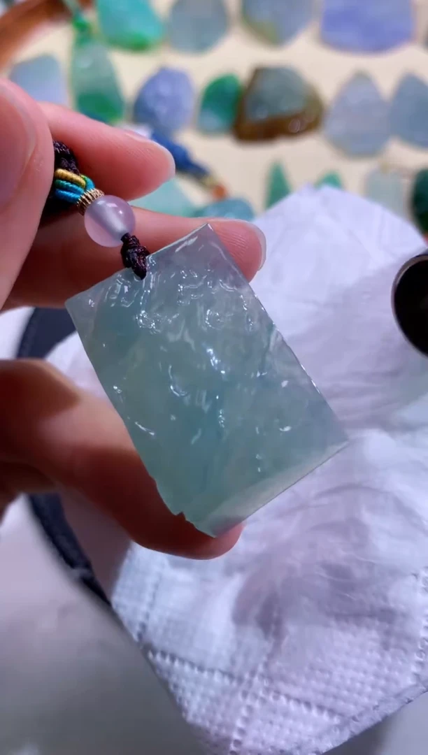 颈饰未镶嵌翡翠