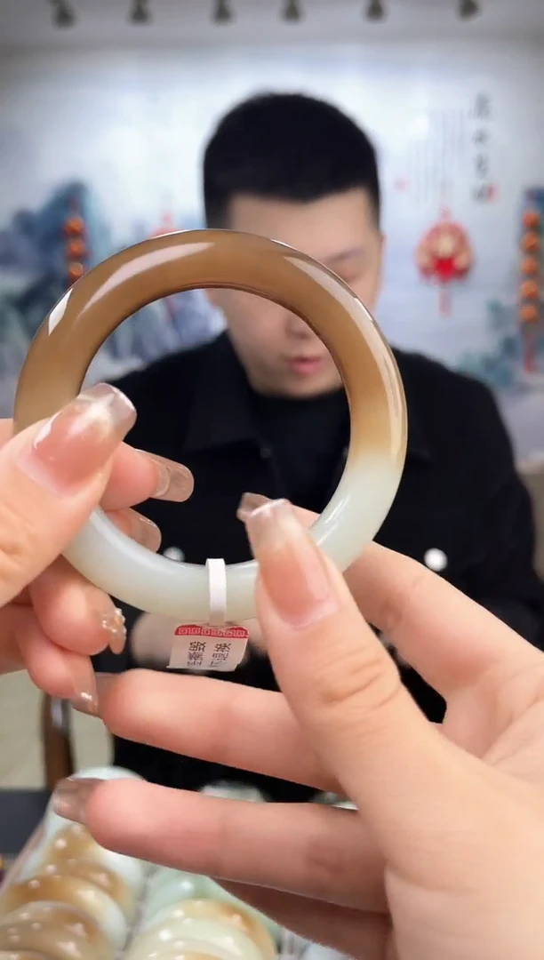 【闪购商品】和田玉手镯未镶嵌56圈口仅一只