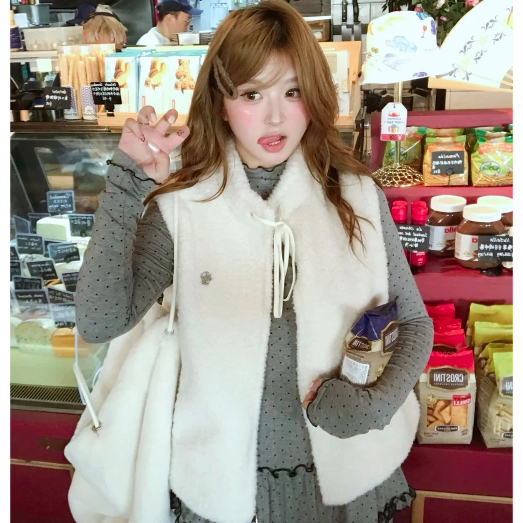 温柔白色拉链羊羔绒马甲女秋冬时尚气质保暖立领宽松百搭外套背心