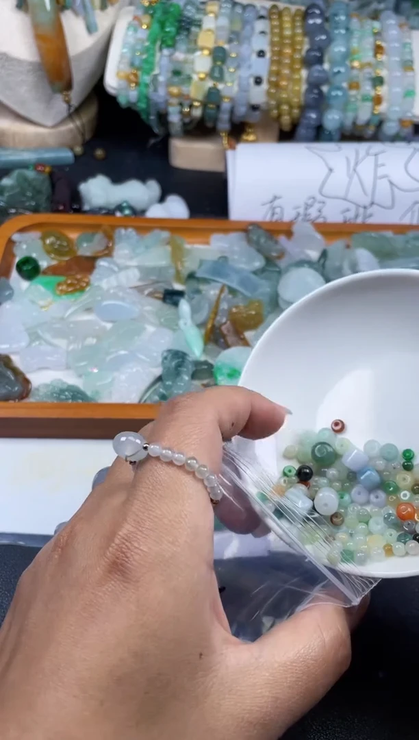 翡翠未镶嵌颈饰天然翡翠44