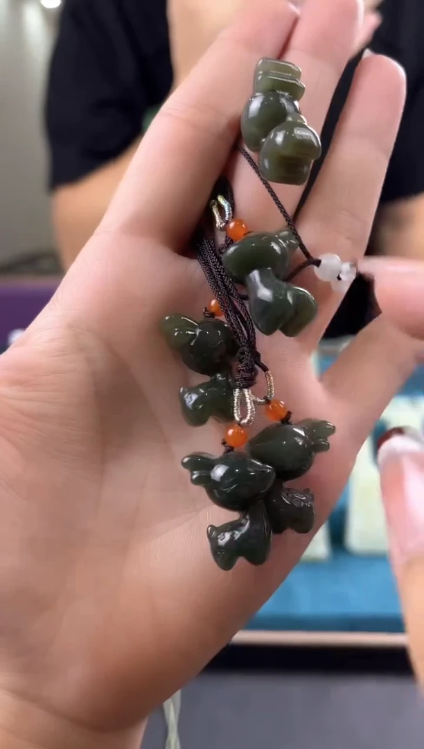 和田玉未镶嵌颈饰多样性发货，一物一拍