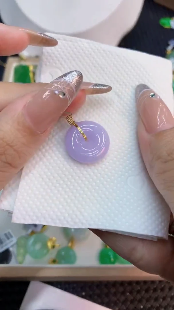 翡翠未镶嵌颈饰1