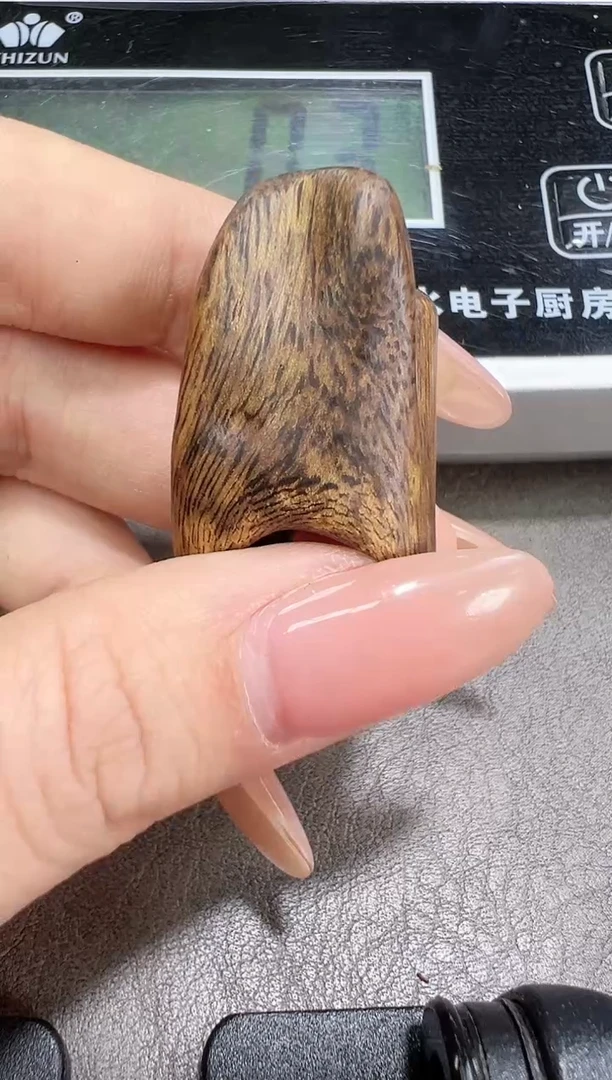 沉香吊坠52号多样性发一