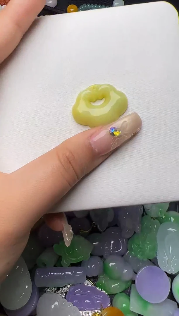 翡翠未镶嵌颈饰天然缅甸翡翠吊坠