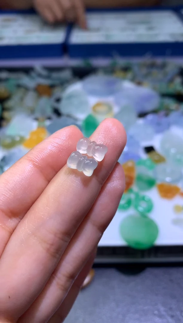 未镶嵌定制翡翠毛货