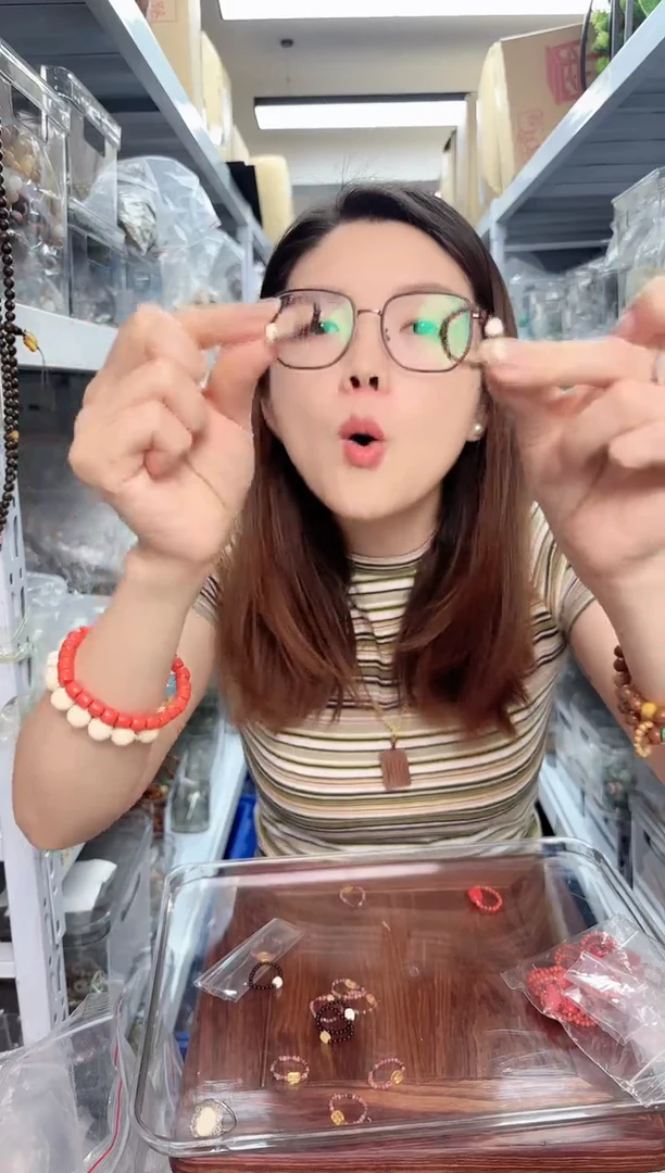 无非金属高端弹力戒一个（多样性发其一）