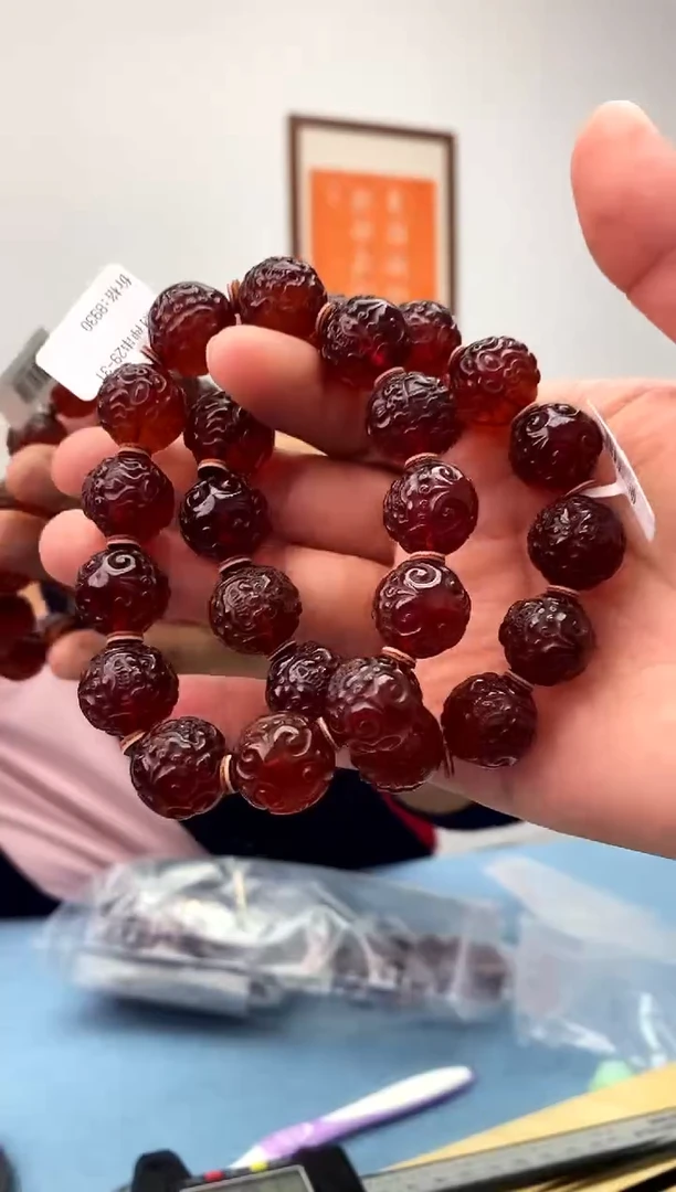 未镶嵌琥珀珠宝奇石假一罚十，多样性发一件