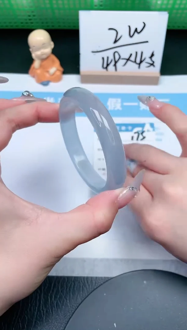 【闪购商品】石英质玉手镯未镶嵌175-56.4