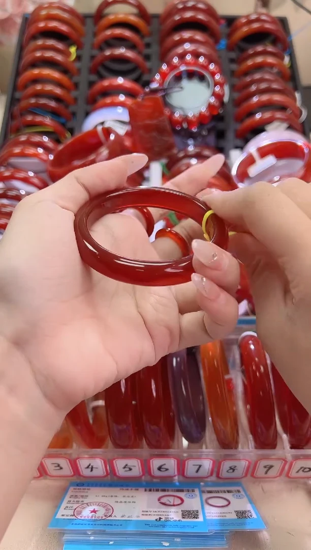 手镯玛瑙/玉髓未镶嵌54圈口*A248