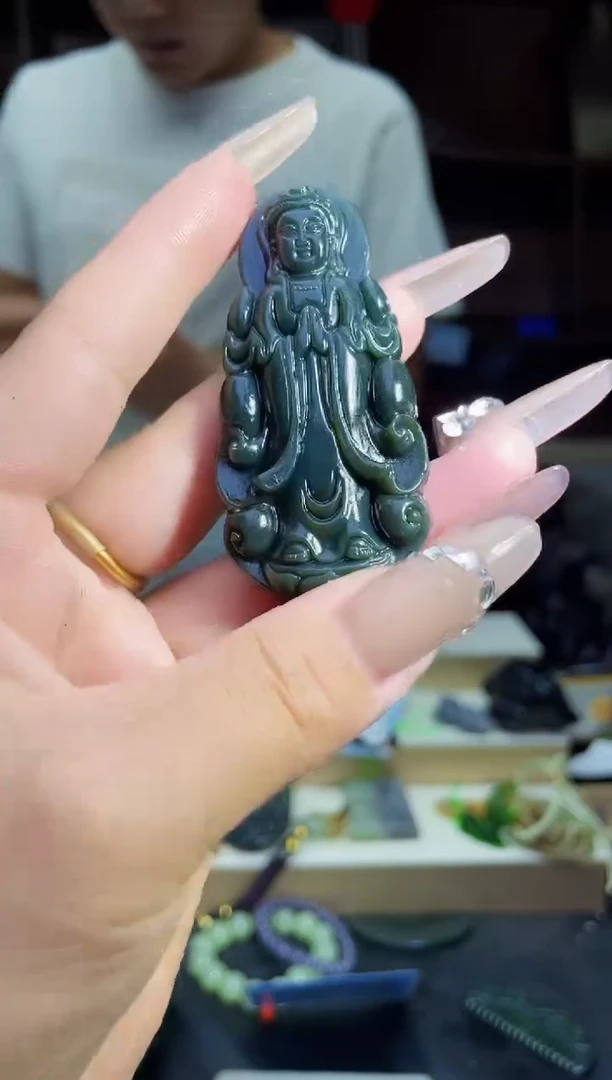 和田玉未镶嵌颈饰1