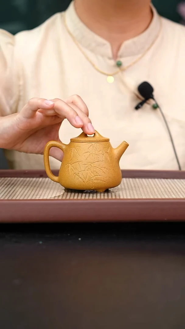 茶壶紫砂金黄段高石瓢刻绘