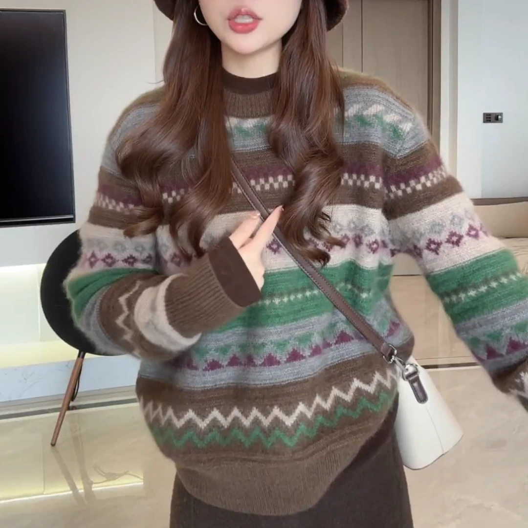 秋冬时尚慵懒感宽松套头衫舒适软糯图形撞色条纹毛衣女LK2508947