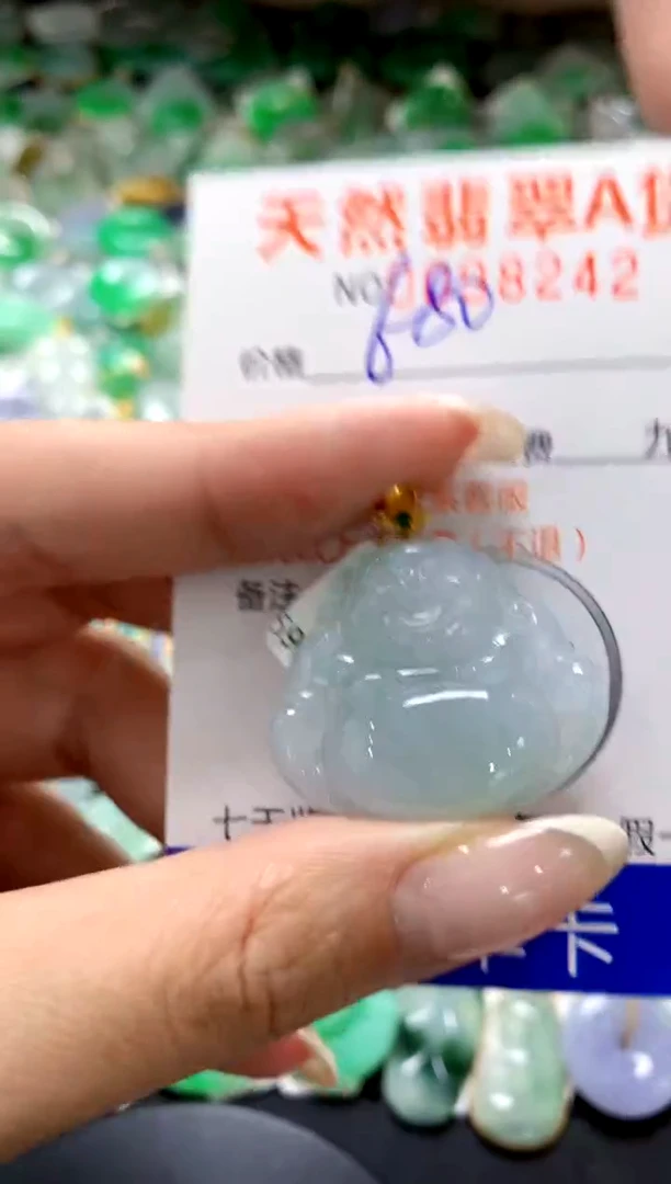 翡翠18K金镶嵌颈饰1111111111111111