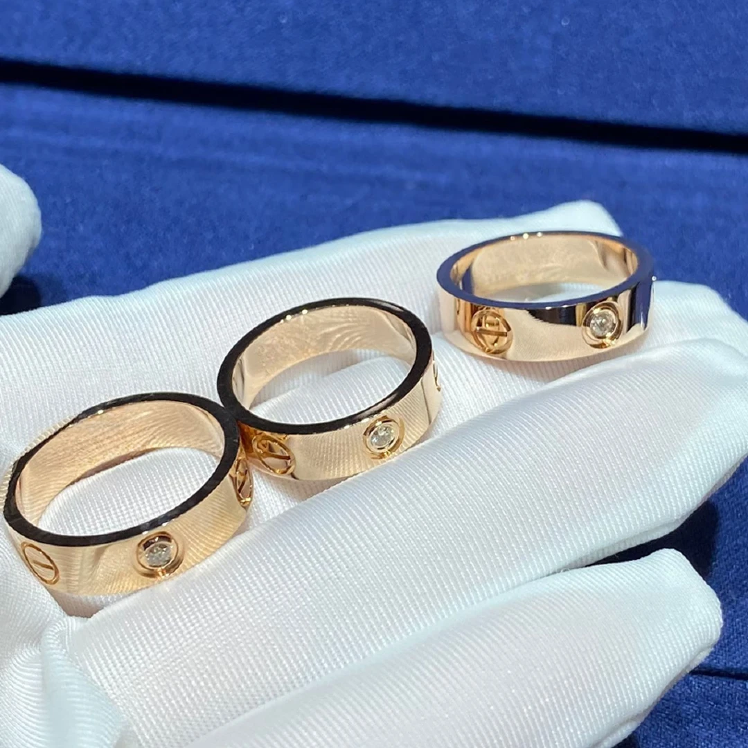 经典时尚百搭轻奢18K金一钻宽版钻石戒指（多样性发其一）