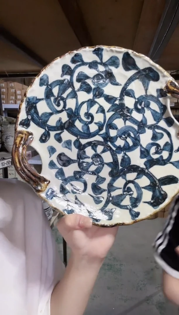 陶瓷手绘唐草双耳平盘25cm