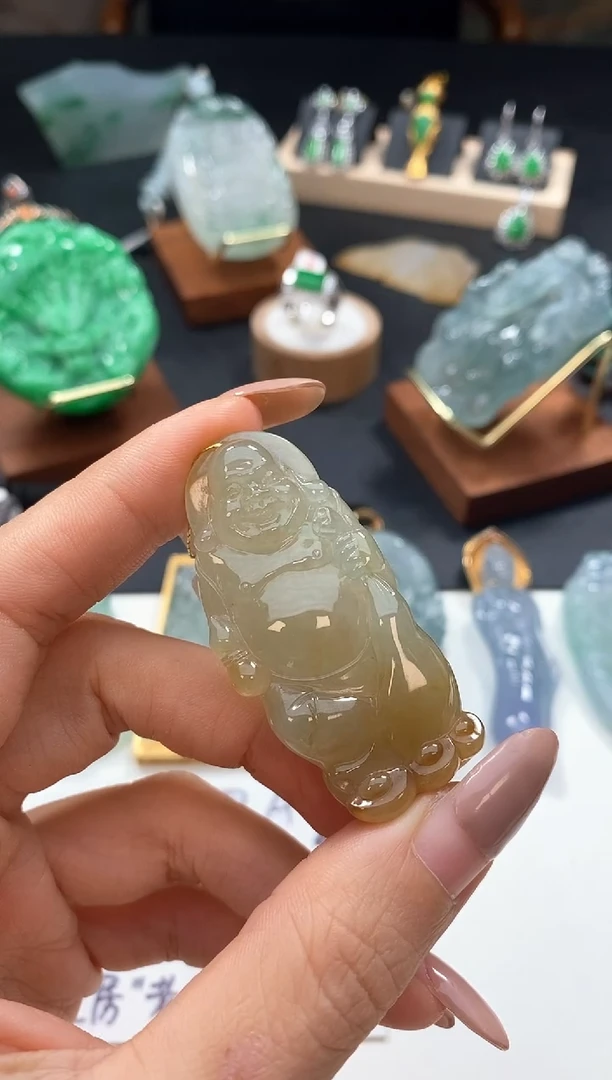 颈饰未镶嵌翡翠布袋佛