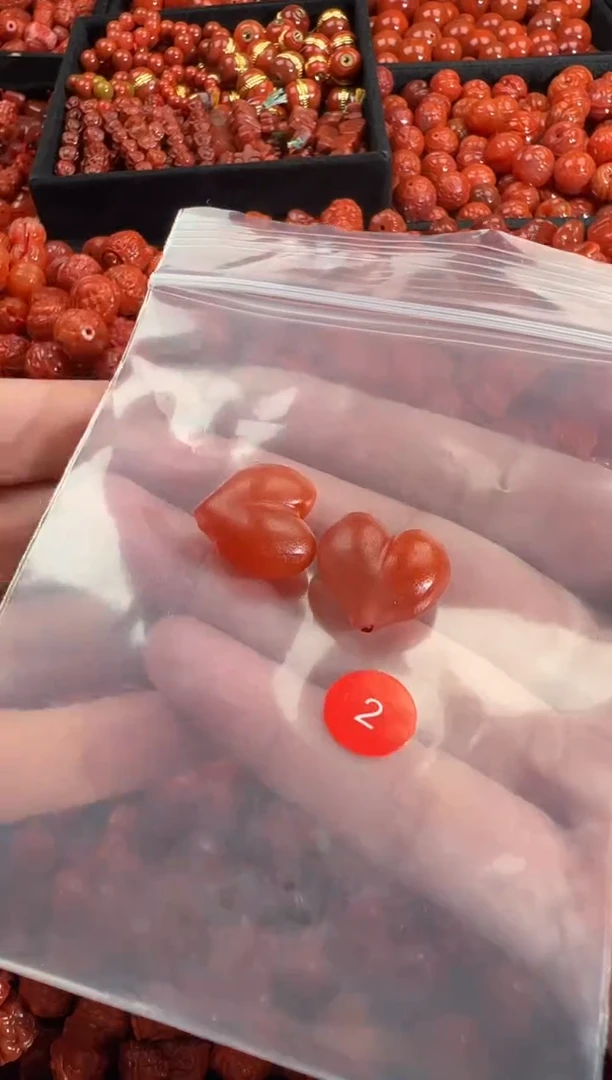 颈饰未镶嵌南红玛瑙1