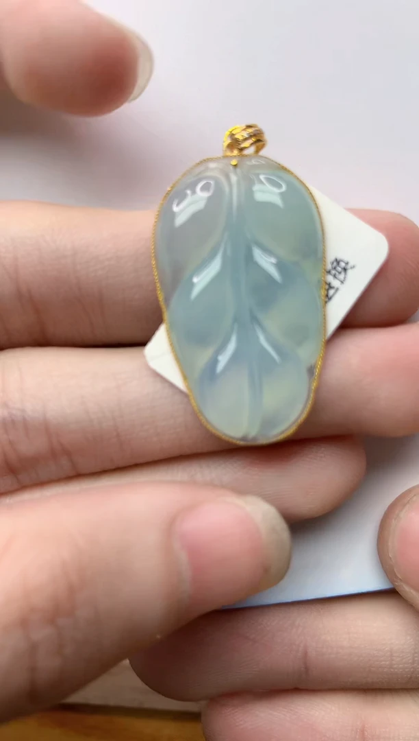 【闪购商品】翡翠颈饰18K金镶嵌74.........