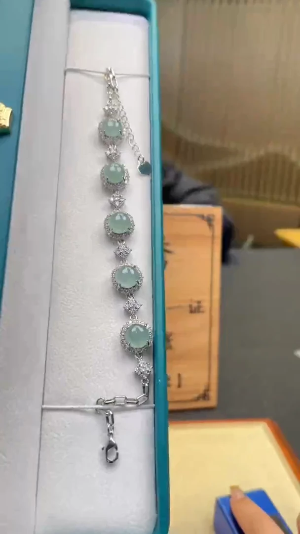 【闪购商品】翡翠颈饰未镶嵌      *A21 (只发一件)