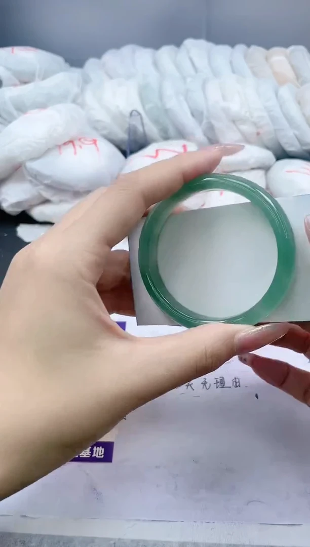 【闪购商品】石英质玉手镯未镶嵌123/56.2