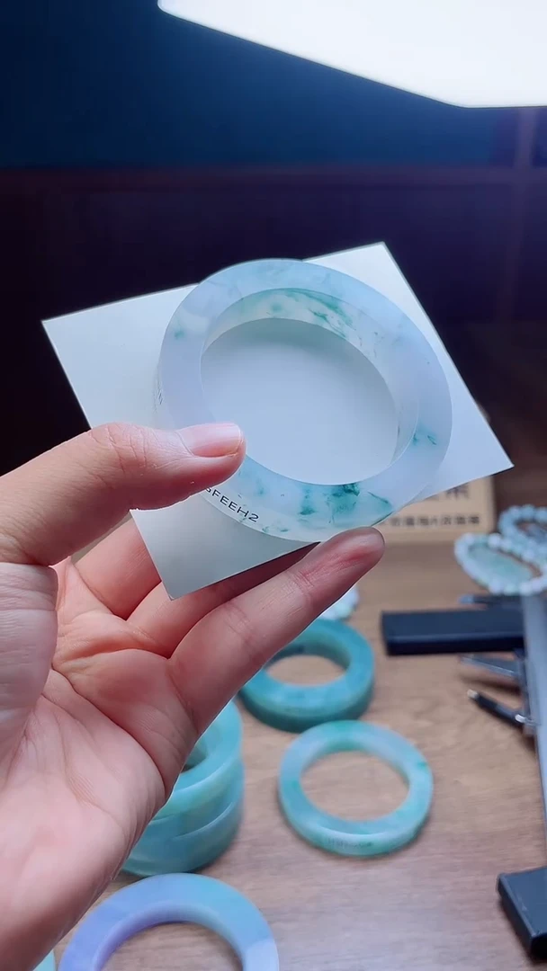 定制翡翠手镯未镶嵌黄**学定制