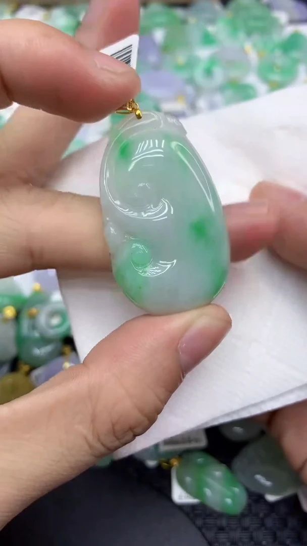 翡翠18K金镶嵌颈饰天然缅甸A货翡翠