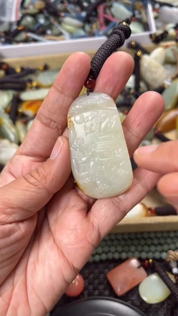 【闪购商品】和田玉颈饰未镶嵌多样性发货没有证书拍一发一有瑕