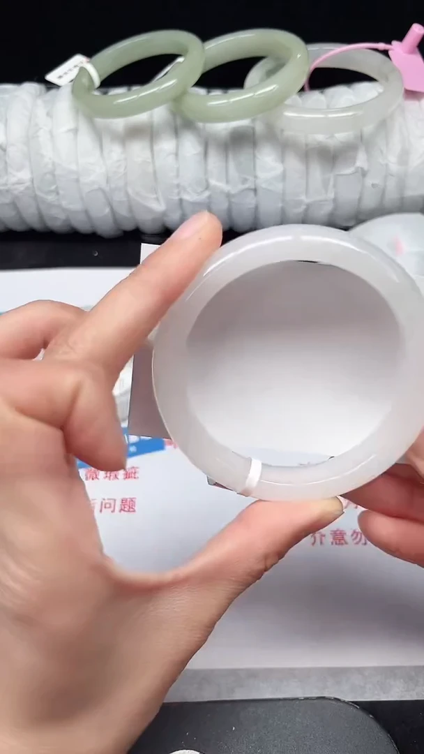 未镶嵌手镯石英质玉236-59/60