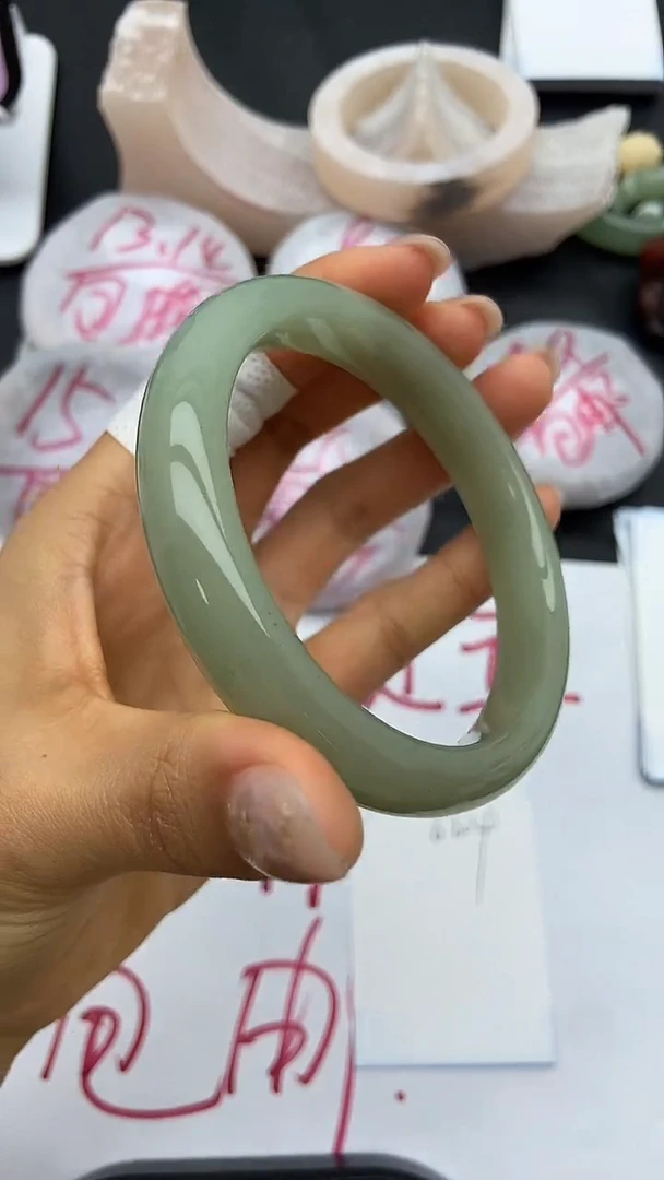 未镶嵌手镯石英质玉A18+61/62