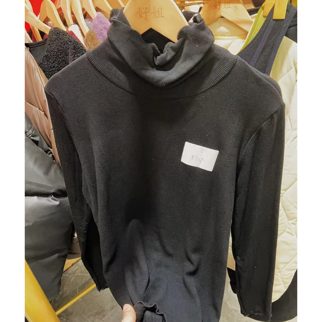 A1769黑植绒木耳边刺绣打底T恤