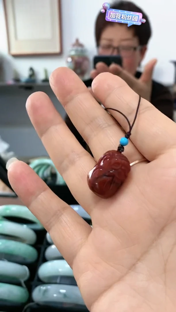 【闪购商品】蜜蜡裸石未镶嵌貔貅挂件福利款