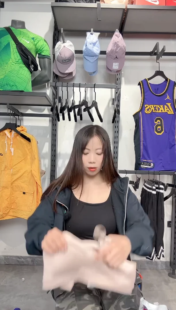 1328  编码 瑕疵款直播间过款为准 尺码