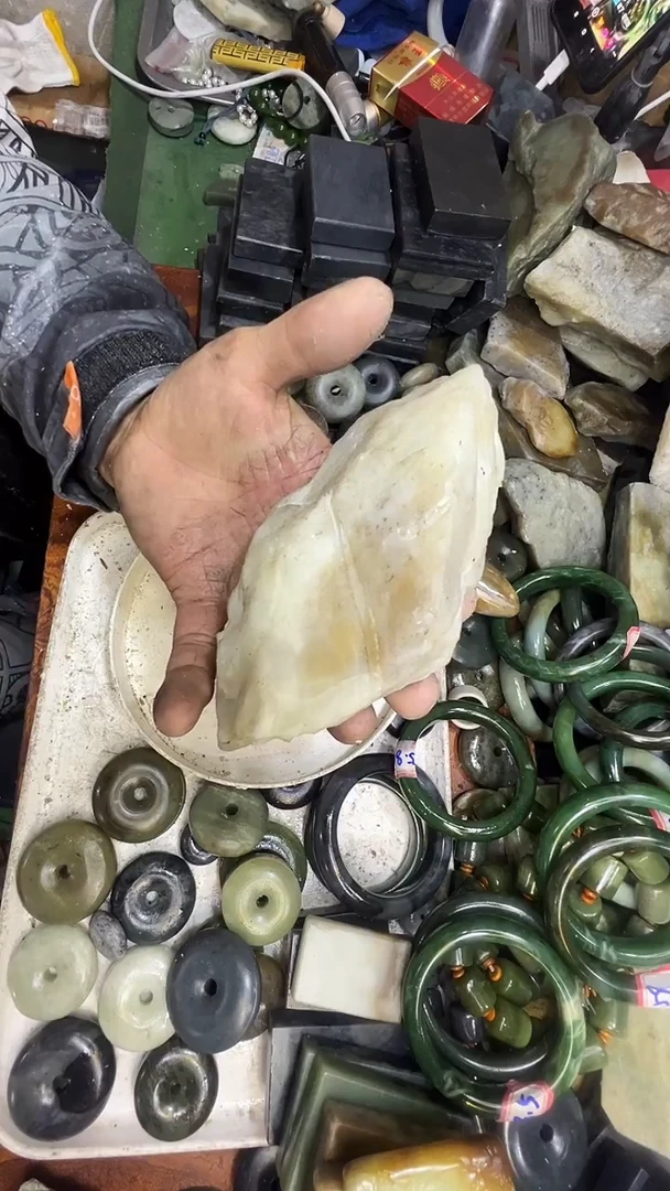 未镶嵌和田玉珠宝半成品毛料