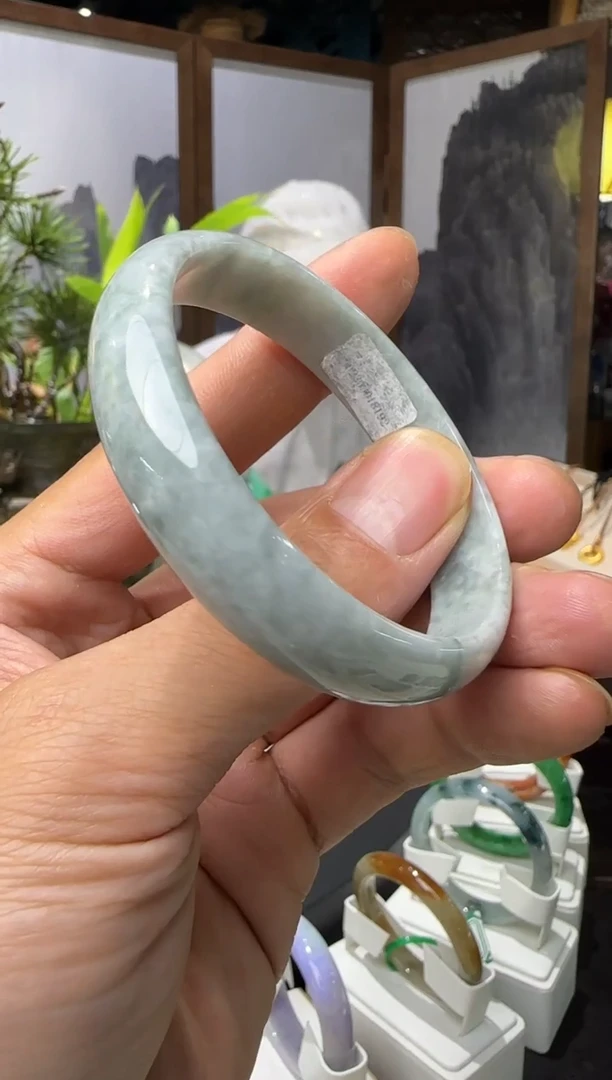 翡翠手镯未镶嵌手镯54