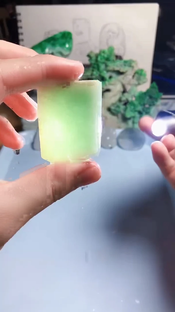 翡翠未镶嵌颈饰A货翡翠