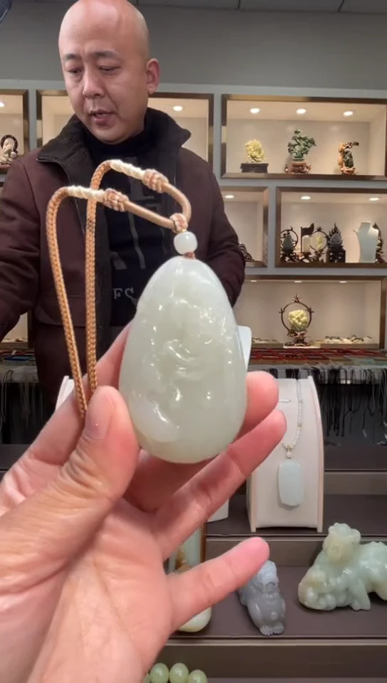 颈饰未镶嵌和田玉苏