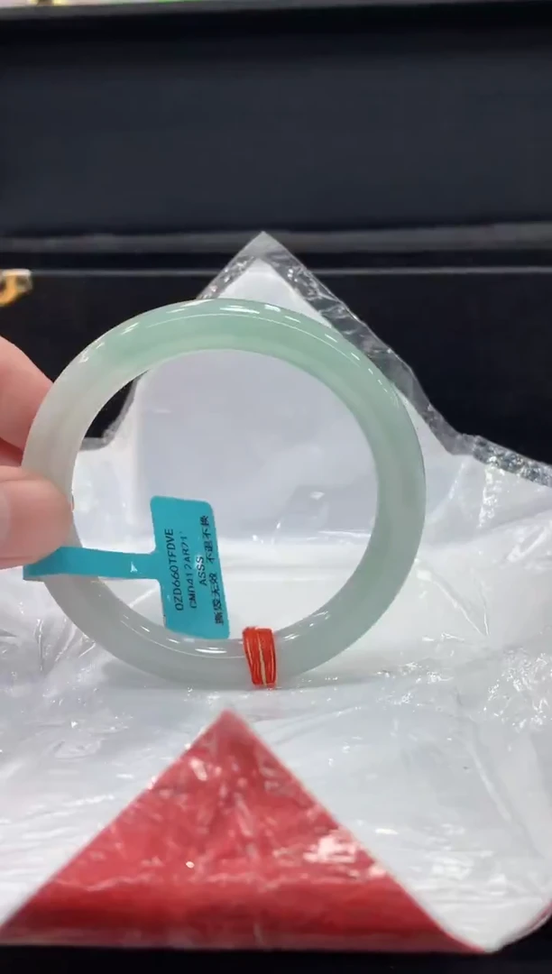 未镶嵌手镯翡翠翡翠手镯