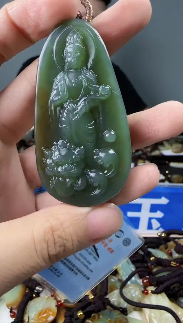 和田玉未镶嵌颈饰1