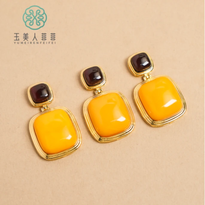 石惑珠宝~蜜蜡方面吊坠约22*20mm-多样性发一