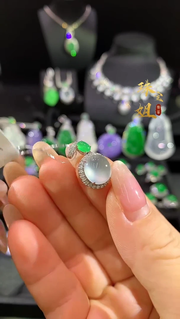 吊坠(不含链)18K金镶嵌翡翠吊坠