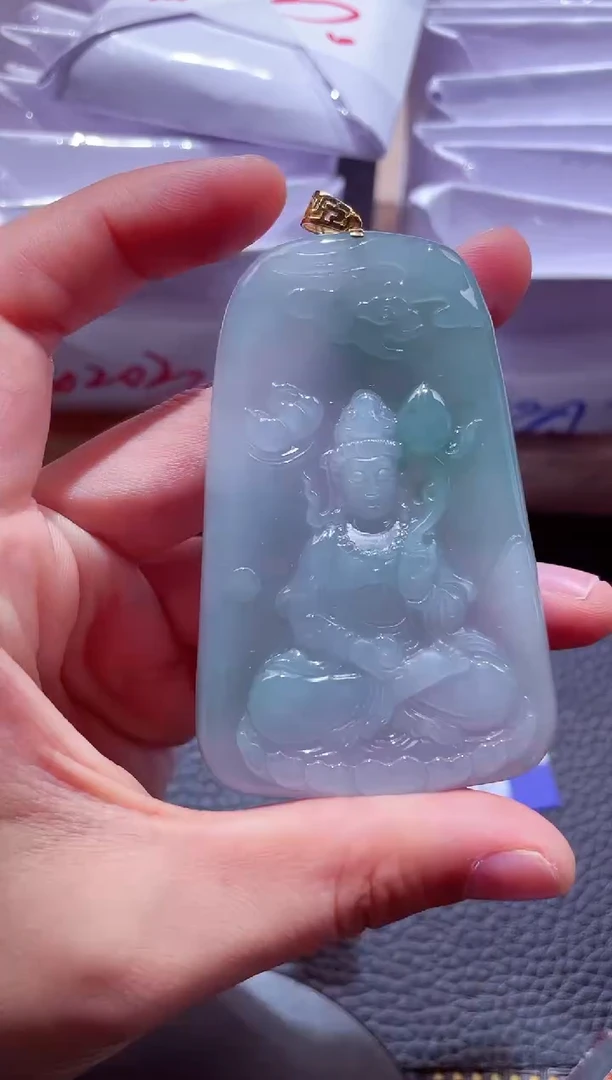 颈饰18K金镶嵌翡翠00006985观音