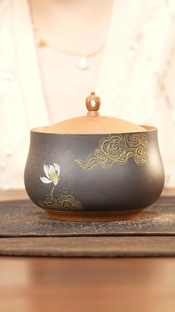 紫砂茶叶罐镂空钮清灰泥泥绘莲花描金刻祥云醒茶罐