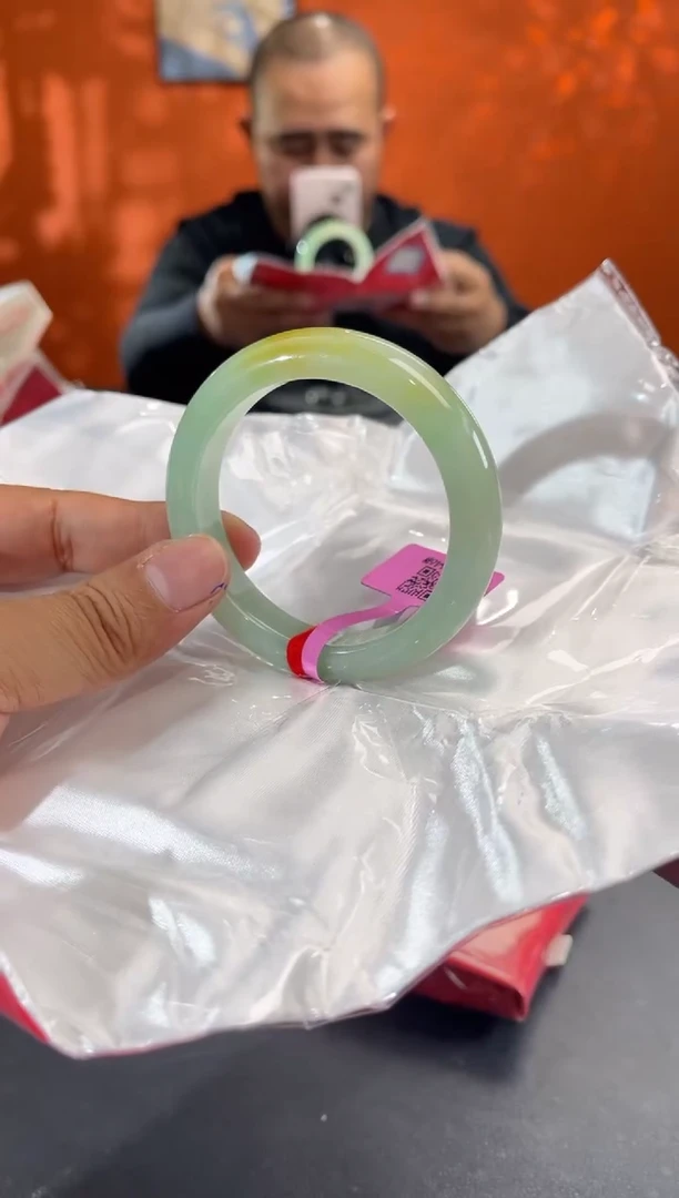 未镶嵌手镯翡翠6