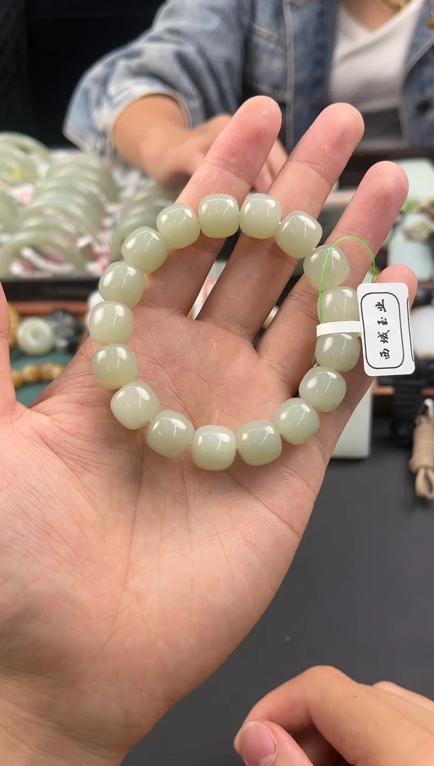 未镶嵌手串和田玉?*菲且末青白老型珠手串卡12微色差