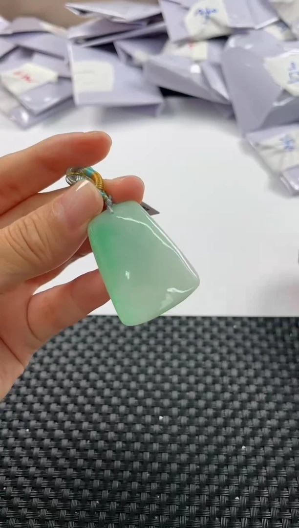 颈饰未镶嵌翡翠 9657