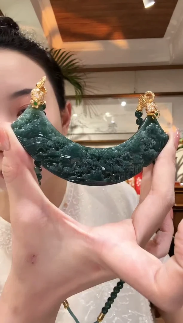 翡翠未镶嵌颈饰国风