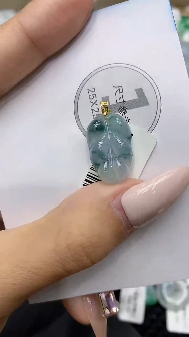 颈饰18K金镶嵌翡翠111111111111