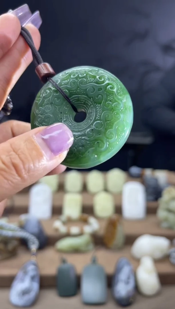 颈饰未镶嵌和田玉1