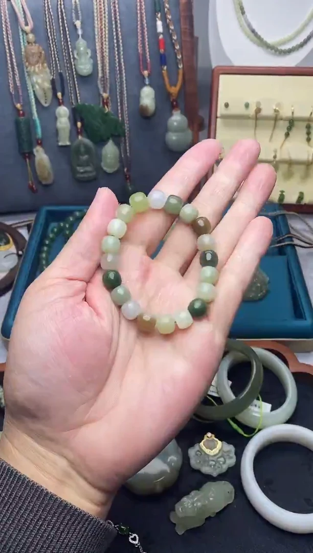 颈饰未镶嵌和田玉1